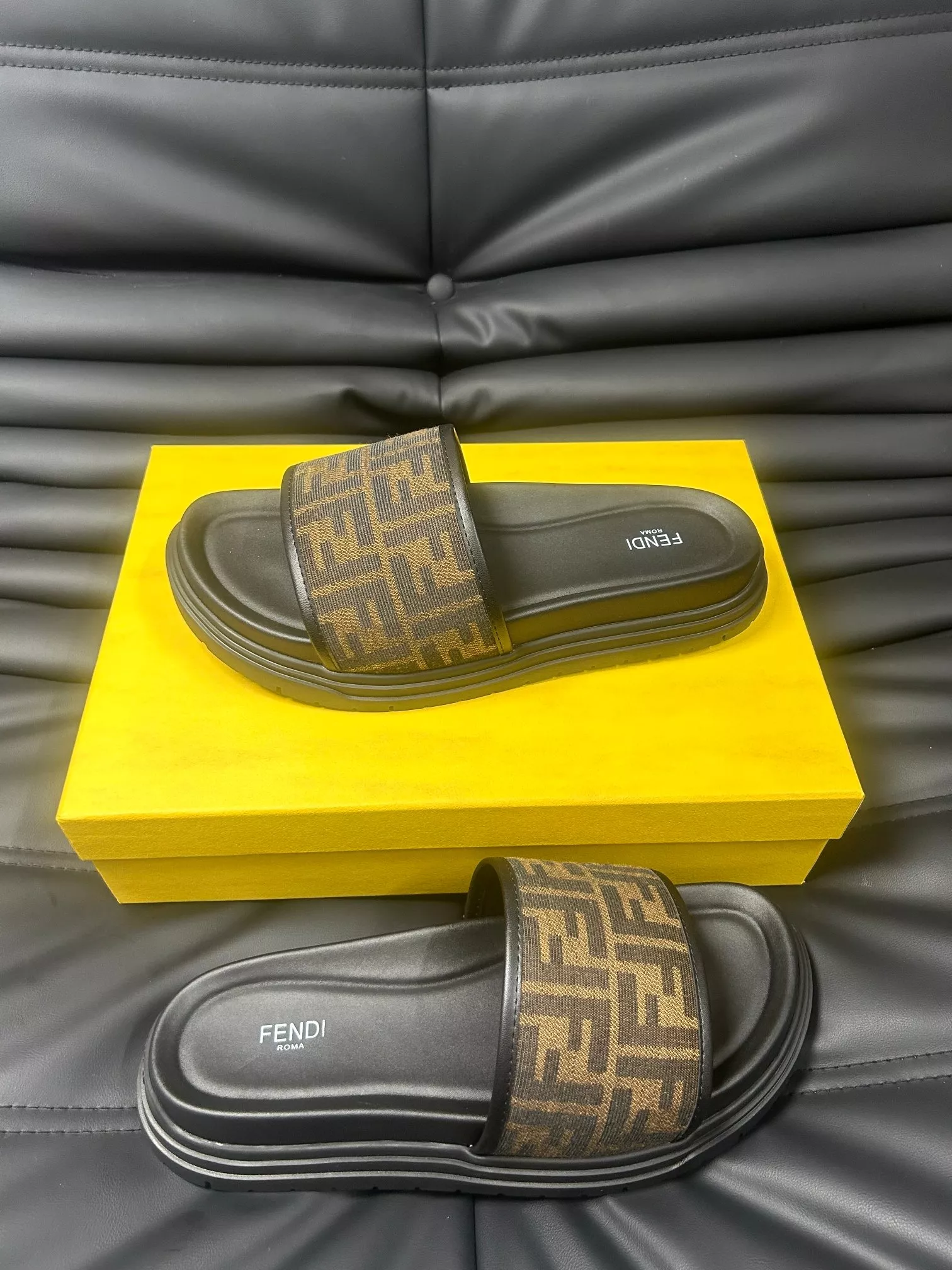 fendi chaussons pour homme s_12a21163